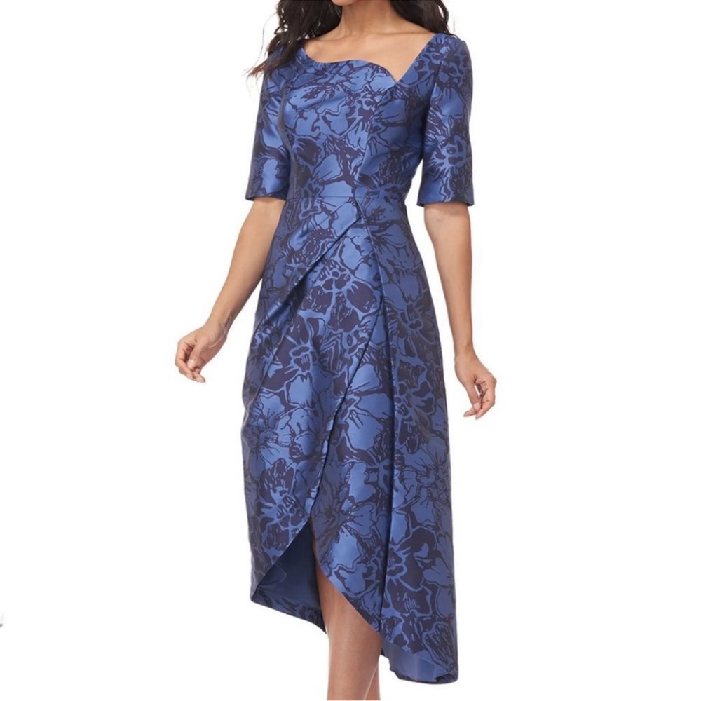 Beautiful Kay Unger size 10. New without tags. Never worn.